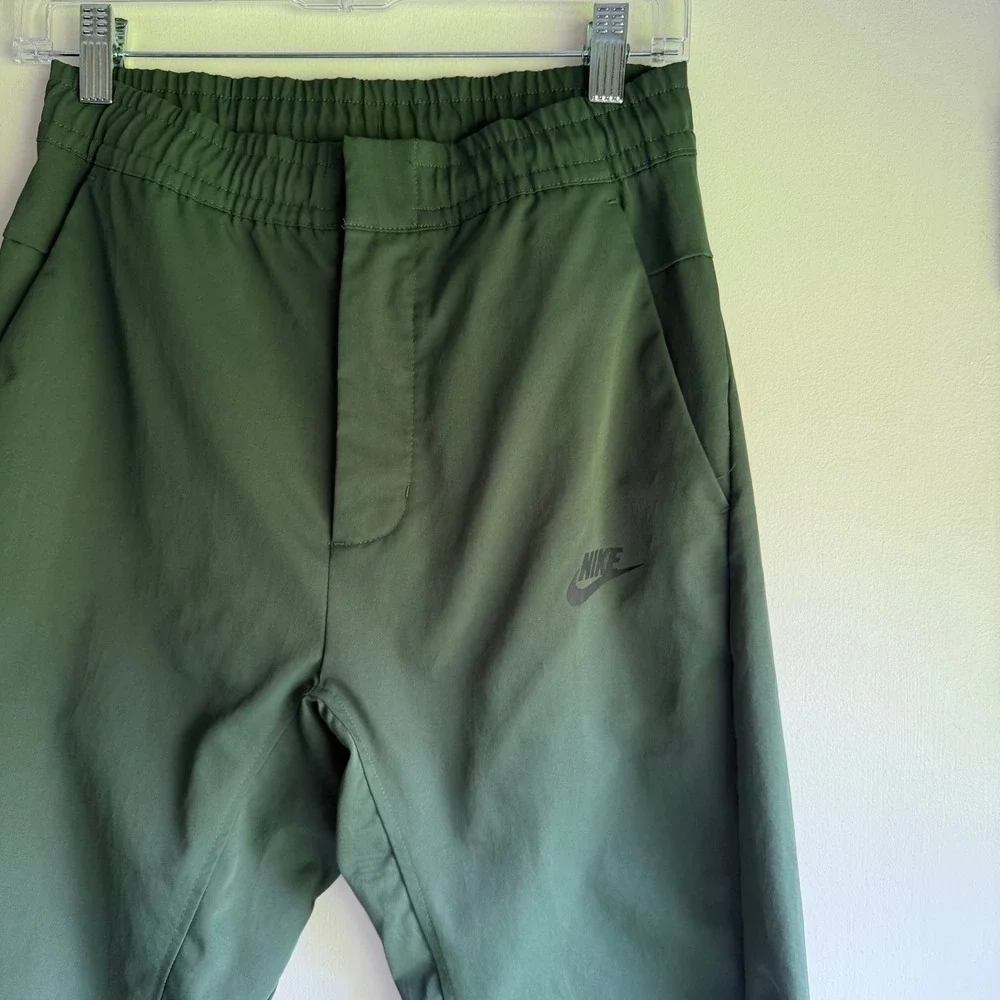 Nike Womens Tech Essentials Woven Tapered Pants Dark Green Olive XS